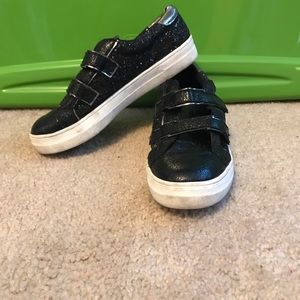 Sparkly black sneakers!!